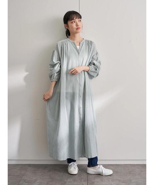 earth music&ecology（アースミュージックアンドエコロジー）の「【WEB限定】Vネックロングシャツワンピース ＊（ワンピース・レディース・チャコールグレー/ライトグレー/オフホワイト/ライトグリーン系2・FREE）」の19枚目の写真