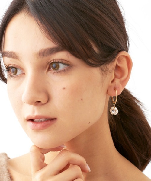 flower(フラワー)の「パールフラワーイヤリング(イヤリング・レディース・ゴールド・FREE)」の8枚目の写真