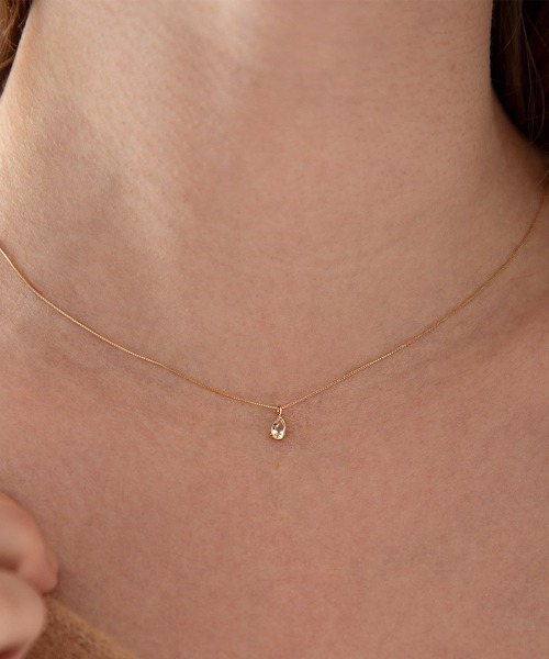 mangata（モンガータ）の「10K  Larmes necklace（ネックレス・レディース・イエロー/パープル・FREE）」の2枚目の写真