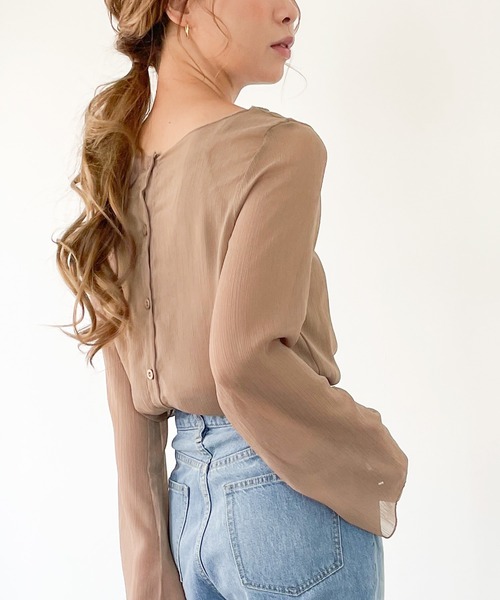 JUNOAH(ジュノア)の「キャミソール付き3WAYシアーブラウス キャミ&ブラウス2点セット(シャツ/ブラウス・レディース・ホワイト/ブラック/ネイビー/グレー/オレンジ/グリーン/アイボリー/ピンク系その他/ブルーグリーン/グレイッシュベージュ・MEDIUM/LARGE/X-LARGE)」の5枚目の写真