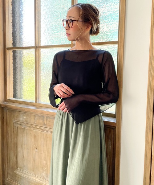 JUNOAH(ジュノア)の「キャミソール付き3WAYシアーブラウス キャミ&ブラウス2点セット(シャツ/ブラウス・レディース・ホワイト/ブラック/ネイビー/グレー/オレンジ/グリーン/アイボリー/ピンク系その他/ブルーグリーン/グレイッシュベージュ・MEDIUM/LARGE/X-LARGE)」の21枚目の写真