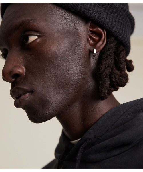 ALLSAINTS(オールセインツ)の「HEX STERLING SILVER HOOP | HEX スターリング シルバー フープ・ピアス(ピアス(片耳用)・メンズ・シルバー・ONE SIZE)」の8枚目の写真