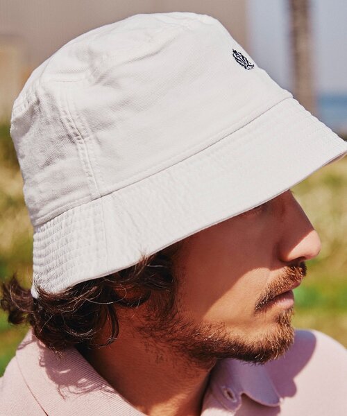 TAKEO KIKUCHI（タケオキクチ）の「◆クラシックワンポイント バケット ハット（ハット・メンズ・ホワイト/ブラック・00）」の2枚目の写真