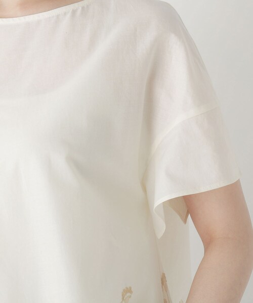 smart pink（スマートピンク）の「◆【手洗い可】フラワー刺しゅうイレギュラーヘムブラウス（シャツ/ブラウス・レディース・ブルー/アイボリー・88）」の8枚目の写真