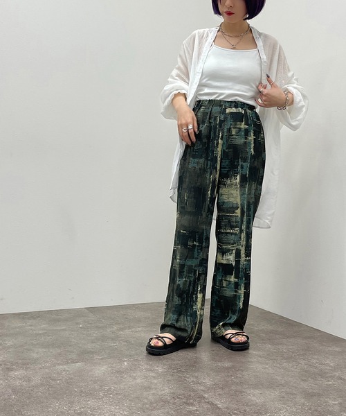 apres jour mignon（アプレジュールミニョン）の「ペイント柄イージーパンツ【ZOZOTOWN限定アイテム】（その他パンツ・レディース・ブルー系その他/パープル系その他/グリーン系その他・MEDIUM/SMALL/X-LARGE）」の13枚目の写真