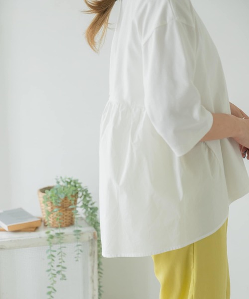 ITEMS URBANRESEARCH(アイテムズ アーバンリサーチ)の「バックギャザーTシャツ(Tシャツ/カットソー・レディース・ブラック/オフホワイト/グレー系その他/チャコールグレー/キャメル・FREE)」の12枚目の写真