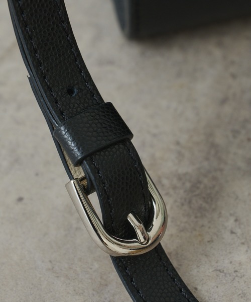 Lui's（ルイス）の「スプリットレザー フラップミニショルダーバッグ（ショルダーバッグ・メンズ・ブラック/グレイッシュベージュ/ホワイト/グリーン/グレー/ブラウン・FREE）」の13枚目の写真