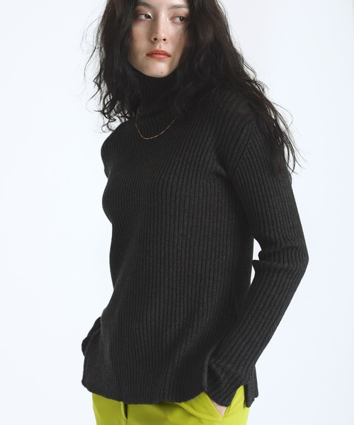 select MOCA(セレクトモカ)の「サイドスリットタートルニット(ニット/セーター・レディース・オレンジ/ブルー/チャコール・FREE)」の1枚目の写真