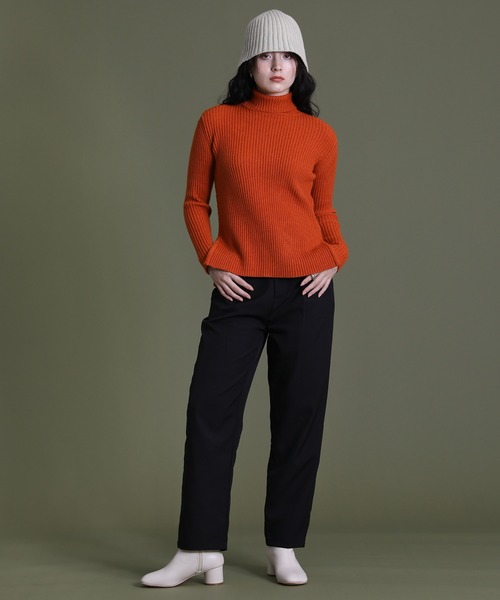 select MOCA(セレクトモカ)の「サイドスリットタートルニット(ニット/セーター・レディース・オレンジ/ブルー/チャコール・FREE)」の4枚目の写真