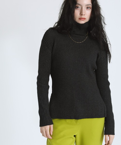 select MOCA(セレクトモカ)の「サイドスリットタートルニット(ニット/セーター・レディース・オレンジ/ブルー/チャコール・FREE)」の12枚目の写真