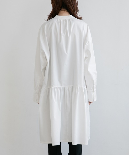 yuw(ユウ)の「BACK TIERED SHIRT 236449(シャツ/ブラウス・レディース・オフホワイト/ブラック/ベージュ・FREE)」の5枚目の写真