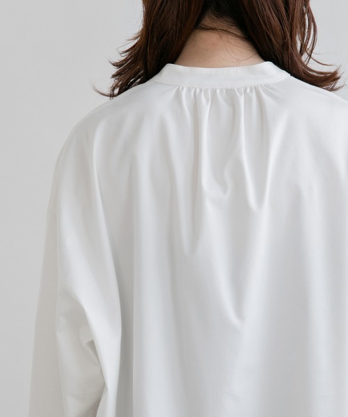 yuw(ユウ)の「BACK TIERED SHIRT 236449(シャツ/ブラウス・レディース・オフホワイト/ブラック/ベージュ・FREE)」の4枚目の写真