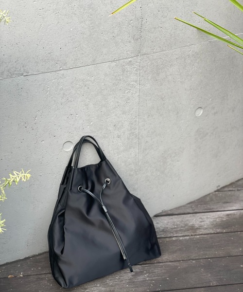 RIVE DROITE（リヴドロワ）の「【R.good(アールドットグッド)】A４ 3WAYサテンドロストトート（トートバッグ・レディース・ブラック/ベージュ・FREE）」の7枚目の写真