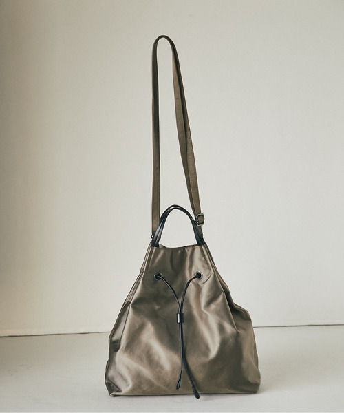 RIVE DROITE（リヴドロワ）の「【R.good(アールドットグッド)】A４ 3WAYサテンドロストトート（トートバッグ・レディース・ブラック/ベージュ・FREE）」の13枚目の写真