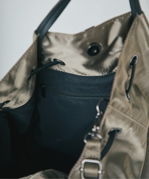 RIVE DROITE（リヴドロワ）の「【R.good(アールドットグッド)】A４ 3WAYサテンドロストトート（トートバッグ・レディース・ブラック/ベージュ・FREE）」の18枚目の写真