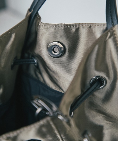 RIVE DROITE（リヴドロワ）の「【R.good(アールドットグッド)】A４ 3WAYサテンドロストトート（トートバッグ・レディース・ブラック/ベージュ・FREE）」の21枚目の写真