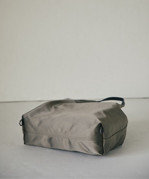 RIVE DROITE（リヴドロワ）の「【R.good(アールドットグッド)】A４ 3WAYサテンドロストトート（トートバッグ・レディース・ブラック/ベージュ・FREE）」の22枚目の写真