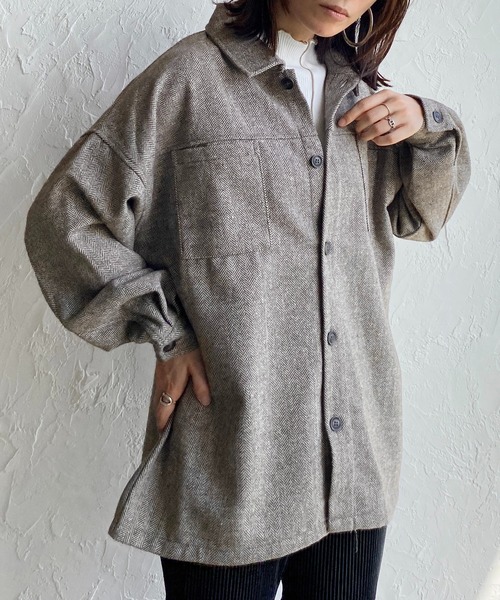 She's Closet(シーズクローゼット)の「ビッグシルエットヘリンボーン長袖シャツジャケット(ブルゾン・レディース・ブラック/ブラウン/グレー/ライトベージュ・FREE)」の3枚目の写真