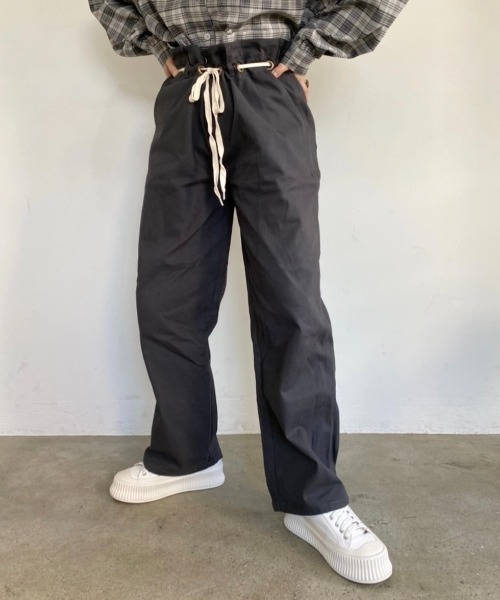 nemne store(ネンネストア)の「どんぐりと遊ぶウエスト縛りストレートパンツ(その他パンツ・レディース・オリーブ/グリーン/スミクロ・SMALL/MEDIUM)」の1枚目の写真