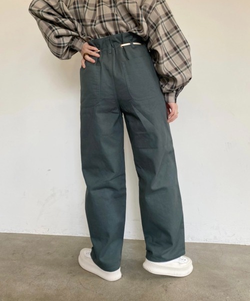 nemne store(ネンネストア)の「どんぐりと遊ぶウエスト縛りストレートパンツ(その他パンツ・レディース・オリーブ/グリーン/スミクロ・SMALL/MEDIUM)」の17枚目の写真