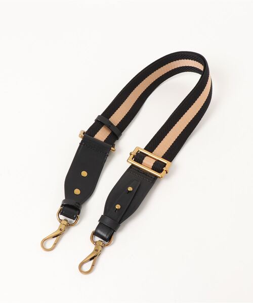 CHARLES & KEITH（チャールズ & キース）の「チャンキーチェーンリンク サドルバッグ / Chunky Chain-Link Saddle Bag（ショルダーバッグ・レディース・ブラック/ホワイト系その他/ネイビー/ライトベージュ・M）」の12枚目の写真