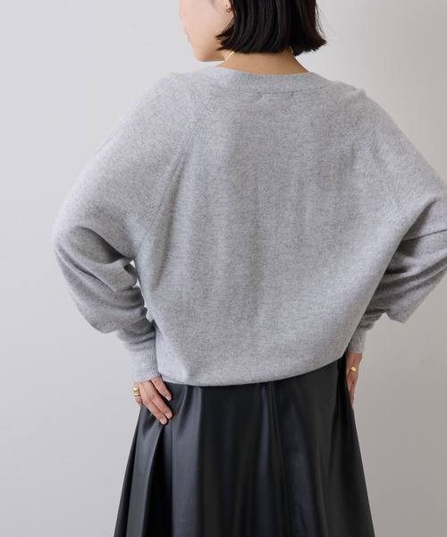 美品 ウィムガゼット FOXEY Vネックプルオーバー ¥26,400 カシミヤ Whim Gazette(ウィム ガゼット)のフォックスウールVネックプルオーバー