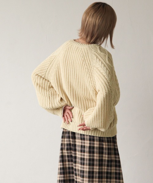 Chillfar（チルファー）の「3G手編み風ケーブルニット（ニット/セーター・レディース・ベージュ/ブラウン/レッド/アイボリー・FREE）」の12枚目の写真