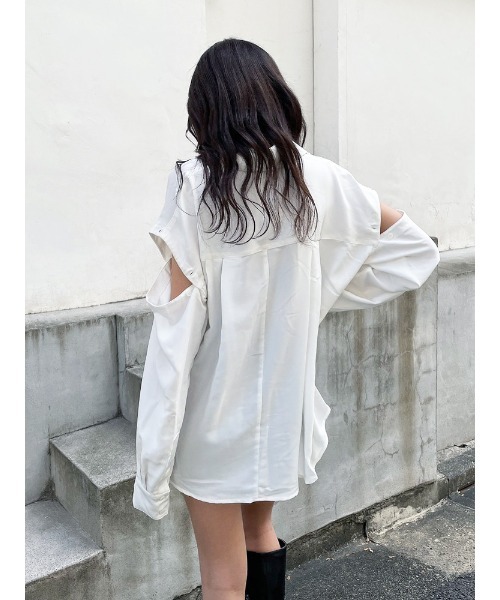 ENVYM(アンビー)の「ショルダーカッティングSH(Tシャツ/カットソー・レディース・ホワイト/ブラック/ベージュ・FREE)」の17枚目の写真