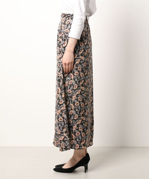 Lugnoncure（ルノンキュール）の「レトロ花柄ナロースカート（スカート・レディース・グレー/ネイビー/ボルドー・MEDIUM/LARGE）」の5枚目の写真