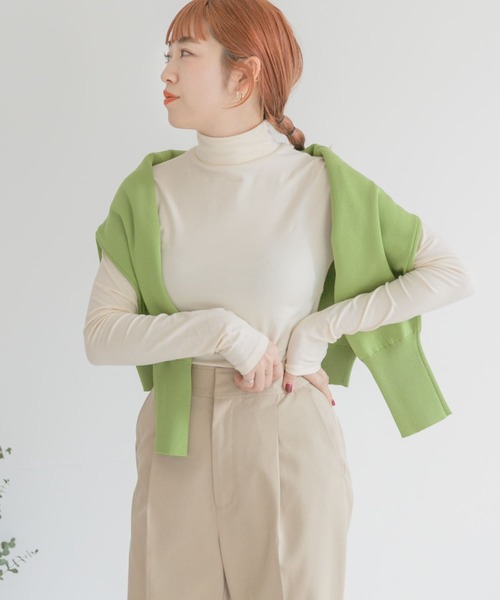 ITEMS URBANRESEARCH（アイテムズ アーバンリサーチ）の「タートルネックカットソー（Tシャツ/カットソー・レディース・カーキ/ブラック/アイボリー・FREE）」の6枚目の写真