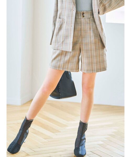 dazzlin(ダズリン)の「ハイウエストハーフパンツ(その他パンツ・レディース・その他1/ベージュ・SMALL/MEDIUM)」の3枚目の写真