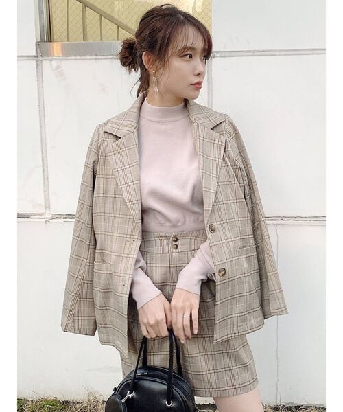 dazzlin(ダズリン)の「ハイウエストハーフパンツ(その他パンツ・レディース・その他1/ベージュ・SMALL/MEDIUM)」の7枚目の写真