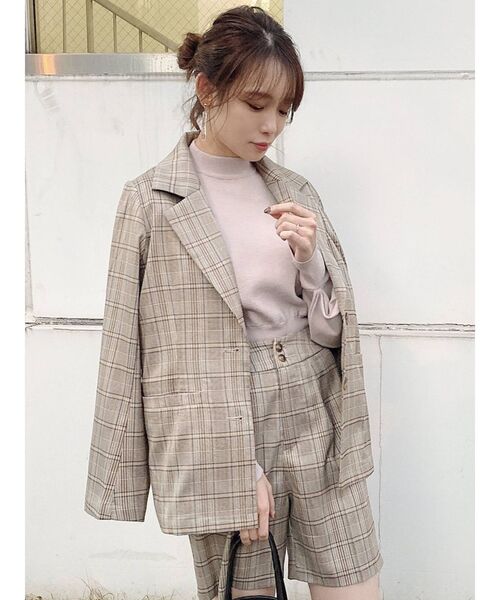 dazzlin(ダズリン)の「ハイウエストハーフパンツ(その他パンツ・レディース・その他1/ベージュ・SMALL/MEDIUM)」の8枚目の写真