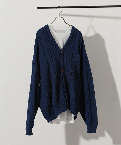 JOURNAL STANDARD relume（ジャーナルスタンダード　レリューム）の「【カーディガン+カットソーの2点SET】リサイクルポリ ケーブルカーディガン（カーディガン/ボレロ・メンズ・ホワイト/ベージュ/ブラック/ネイビー/グレー/キャメル/ブルー/ピンク/グリーン・LARGE/MEDIUM）」の6枚目の写真