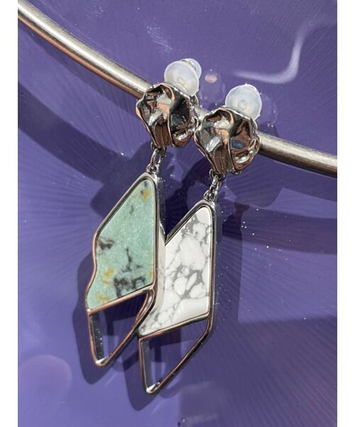 MURUA(ムルーア)の「スライスストーンイヤリング(イヤリング・レディース・ベージュ/カーキ・FREE)」の2枚目の写真