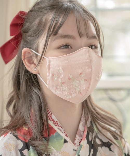 Catherine Cottage（キャサリンコテージ）の「刺繍入りちりめん和装マスク（マスク・キッズ・ピンク/ホワイト/ブラック・FREE）」の13枚目の写真