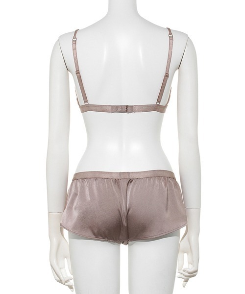 LILY BROWN（リリーブラウン）の「【LILY BROWN Lingerie】シアーチュールサテンコンビ／ブラレット×ショーツセット（ブラ&ショーツ・レディース・アイボリー/ブラウン/ブラック・SMALL/MEDIUM）」の9枚目の写真