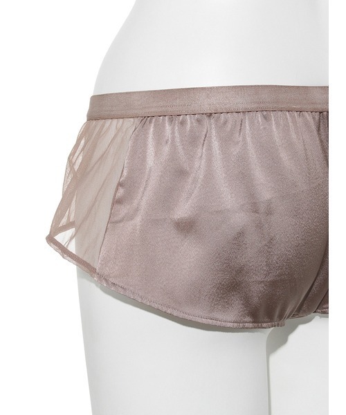 LILY BROWN（リリーブラウン）の「【LILY BROWN Lingerie】シアーチュールサテンコンビ／ブラレット×ショーツセット（ブラ&ショーツ・レディース・アイボリー/ブラウン/ブラック・SMALL/MEDIUM）」の18枚目の写真