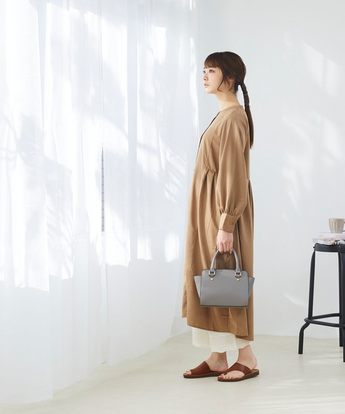 menue（メヌエ）の「フラットヒール トングサンダル（サンダル・レディース・アイボリー/ブラック/ブラウン/ブラウン系その他/その他/オフホワイト/シルバー/ベージュ/ダークブラウン・XS/S/M/L/LL/3L）」の16枚目の写真