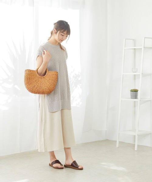 menue（メヌエ）の「フラットヒール トングサンダル（サンダル・レディース・アイボリー/ブラック/ブラウン/ブラウン系その他/その他/オフホワイト/シルバー/ベージュ/ダークブラウン・XS/S/M/L/LL/3L）」の21枚目の写真