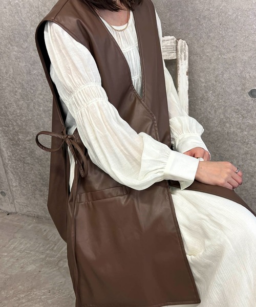 byYOUANCE(バイユアンス)の「ノーカラーリボンベスト(ベスト・レディース・ホワイト/ブラック/グレー/インディゴブルー/ブラック系その他/ブラウン系その他/ブラック系その他2/その他1/キャメル・FREE)」の6枚目の写真