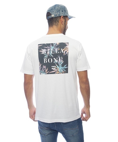 BILLABONG(ビラボン)の「BILLABONG メンズ NEW SQUARE Tシャツ 【2022年春夏モデル】/ビラボン半袖バックプリントTシャツ(Tシャツ/カットソー・メンズ・ホワイト/ブラック/ベージュ/ブルー/ライトピンク・SMALL/MEDIUM/LARGE/X-LARGE)」の2枚目の写真