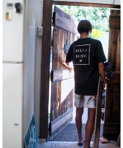 BILLABONG(ビラボン)の「BILLABONG メンズ NEW SQUARE Tシャツ 【2022年春夏モデル】/ビラボン半袖バックプリントTシャツ(Tシャツ/カットソー・メンズ・ホワイト/ブラック/ベージュ/ブルー/ライトピンク・SMALL/MEDIUM/LARGE/X-LARGE)」の3枚目の写真