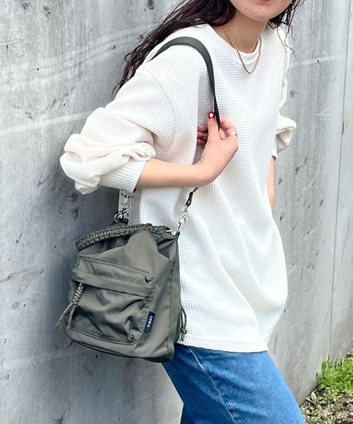 reca(レカ)の「着回力抜群!ボリューム袖ワッフルプルオーバー(スウェット・レディース・グリーン/チャコール/オフホワイト/ライラック/グリーン系その他/ブルー系/ライトグレー/ブラック/ベージュ/モカ・FREE)」の15枚目の写真