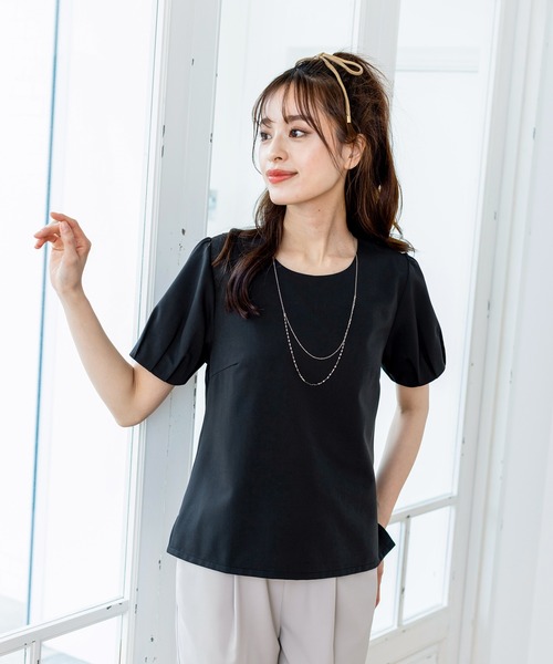 Tiaclasse（ティアクラッセ）の「【洗える】シンプルで使いやすいタックパフ袖ブラウス（シャツ/ブラウス・レディース・グレイッシュベージュ/ブラック系その他/ネイビー/オフホワイト/ブラック/ブルー系その他・L/M）」の3枚目の写真