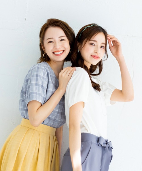 Tiaclasse（ティアクラッセ）の「【洗える】シンプルで使いやすいタックパフ袖ブラウス（シャツ/ブラウス・レディース・グレイッシュベージュ/ブラック系その他/ネイビー/オフホワイト/ブラック/ブルー系その他・L/M）」の7枚目の写真