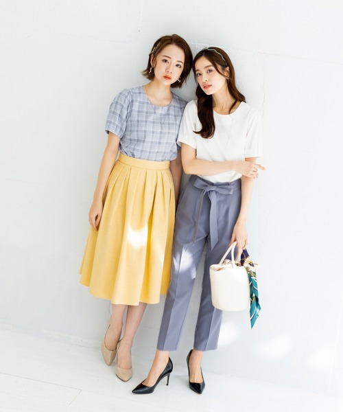 Tiaclasse（ティアクラッセ）の「【洗える】シンプルで使いやすいタックパフ袖ブラウス（シャツ/ブラウス・レディース・グレイッシュベージュ/ブラック系その他/ネイビー/オフホワイト/ブラック/ブルー系その他・L/M）」の8枚目の写真