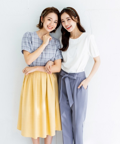 Tiaclasse（ティアクラッセ）の「【洗える】シンプルで使いやすいタックパフ袖ブラウス（シャツ/ブラウス・レディース・グレイッシュベージュ/ブラック系その他/ネイビー/オフホワイト/ブラック/ブルー系その他・L/M）」の10枚目の写真