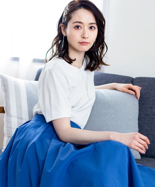 Tiaclasse（ティアクラッセ）の「【洗える】シンプルで使いやすいタックパフ袖ブラウス（シャツ/ブラウス・レディース・グレイッシュベージュ/ブラック系その他/ネイビー/オフホワイト/ブラック/ブルー系その他・L/M）」の12枚目の写真