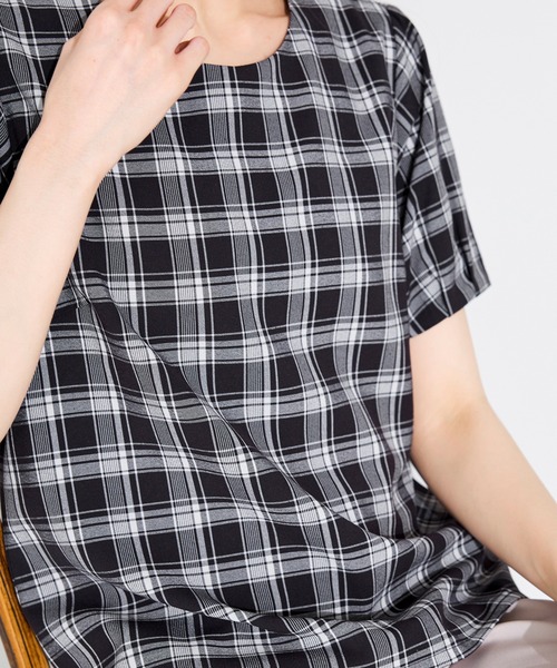 Tiaclasse（ティアクラッセ）の「【洗える】シンプルで使いやすいタックパフ袖ブラウス（シャツ/ブラウス・レディース・グレイッシュベージュ/ブラック系その他/ネイビー/オフホワイト/ブラック/ブルー系その他・L/M）」の17枚目の写真